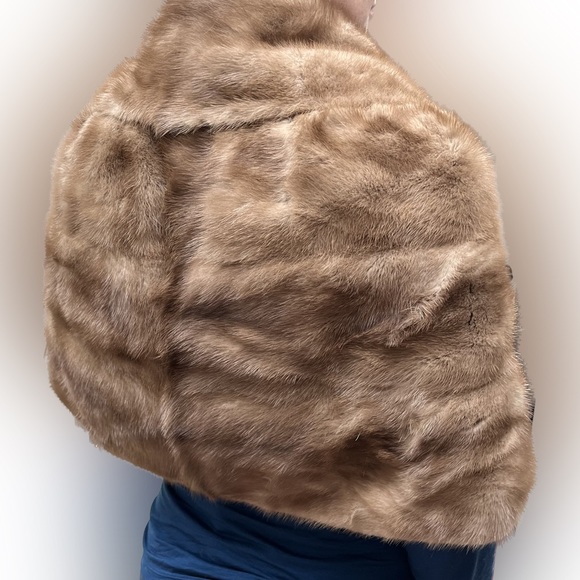 CANADA Majestic MINK Fur Stole by YORK FURS Toronto - Palomino Light Beige. - Picture 5 of 13